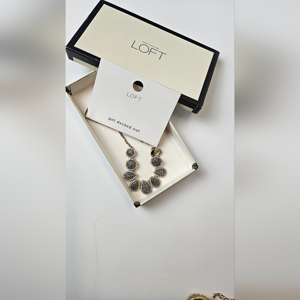 Loft Necklace -Golden tone with Rhinestones - Picture 7 of 7